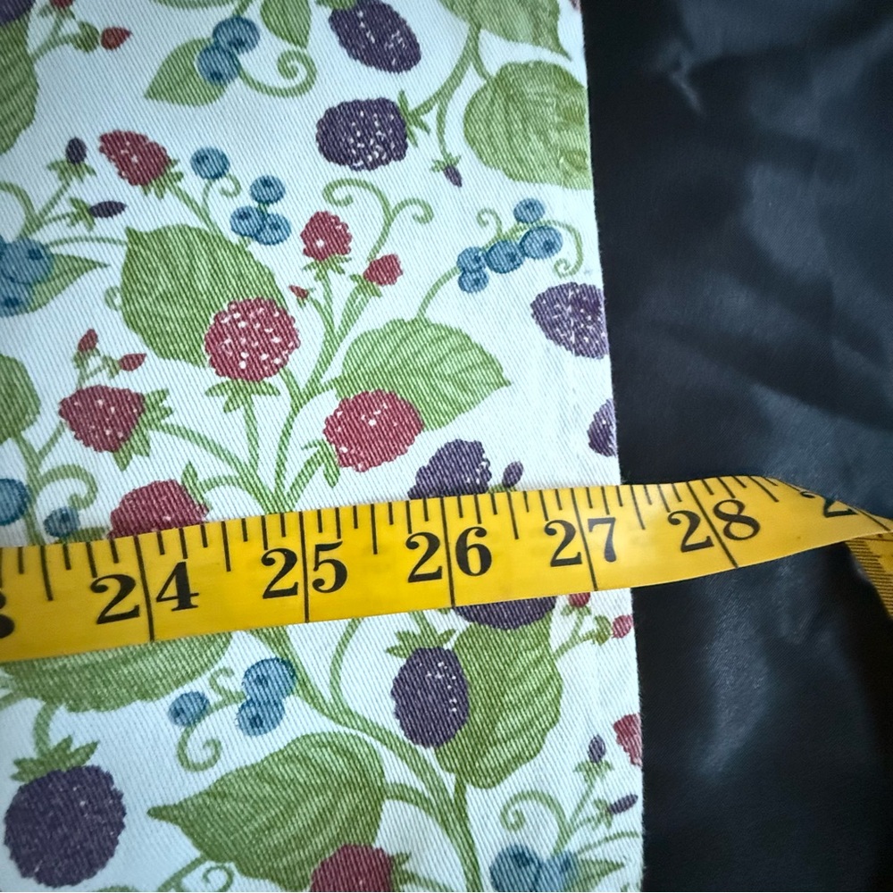Now Designs Floral Apron with Berry Print Cute Kitchen Berry - Picture 4 of 13
